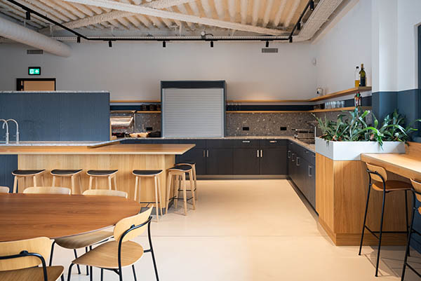 Ontdek hoe we Alfasan transformeerde tot een productieve inspirerende werkomgeving.