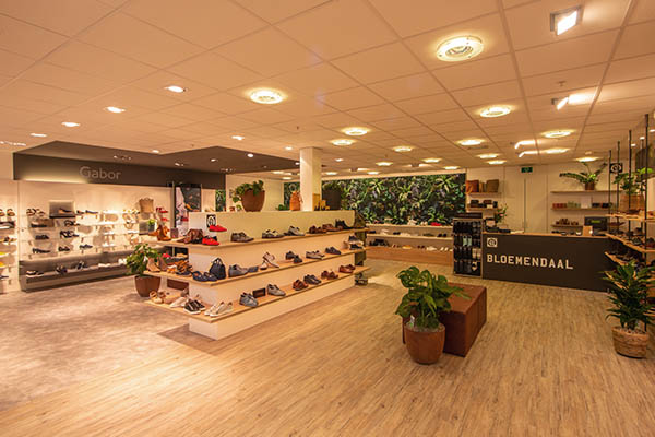 Realisatie nieuw interieur Bloemendaal schoenenwinkel Pijnacker.