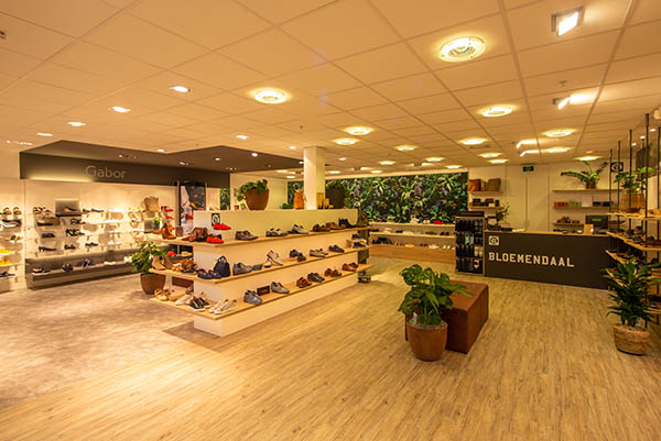 Realisatie nieuw interieur Bloemendaal schoenenwinkel Pijnacker.