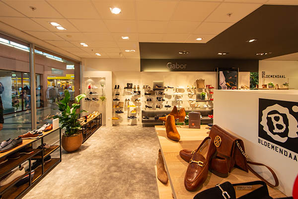 Realisatie nieuw interieur Bloemendaal schoenenwinkel Pijnacker.